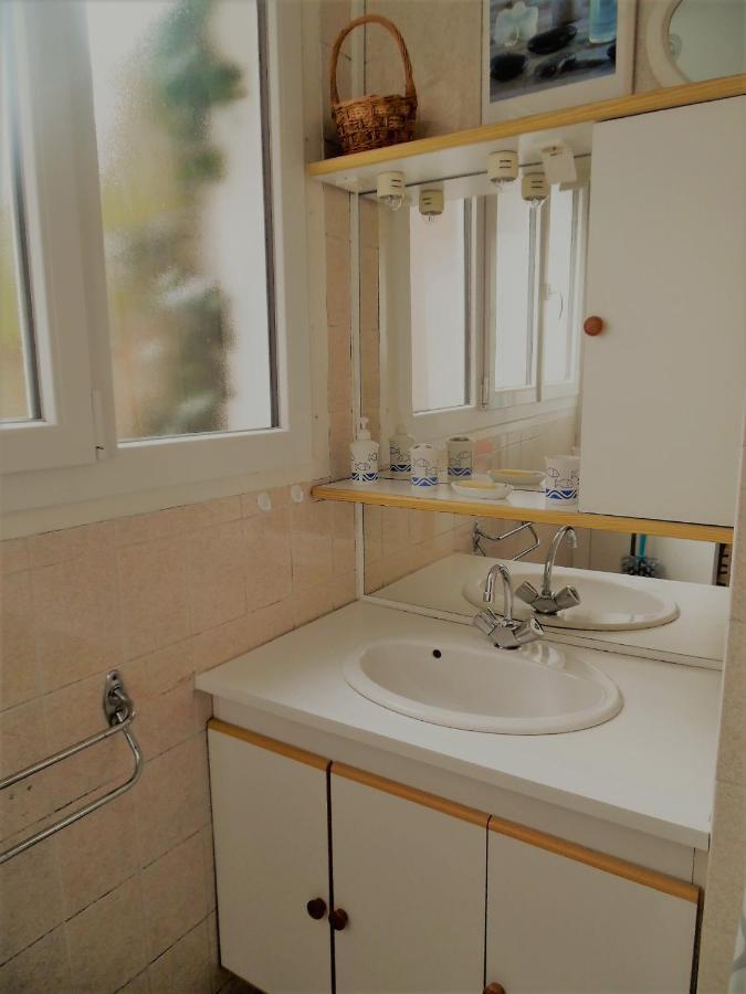 Appartement Avec Cour A 50M De La Plage Мер-ле-Бен Екстериор снимка