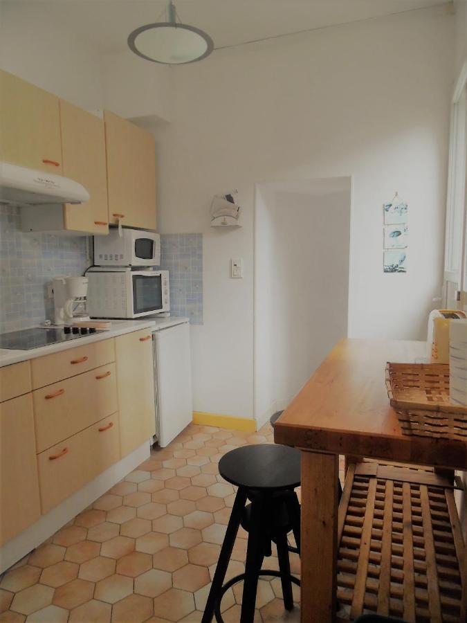 Appartement Avec Cour A 50M De La Plage Мер-ле-Бен Екстериор снимка